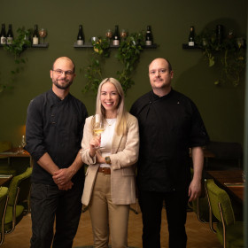 Decca Bulla: nový brněnský wine bar se sezónní kuchyní a bublinami po skleničce 