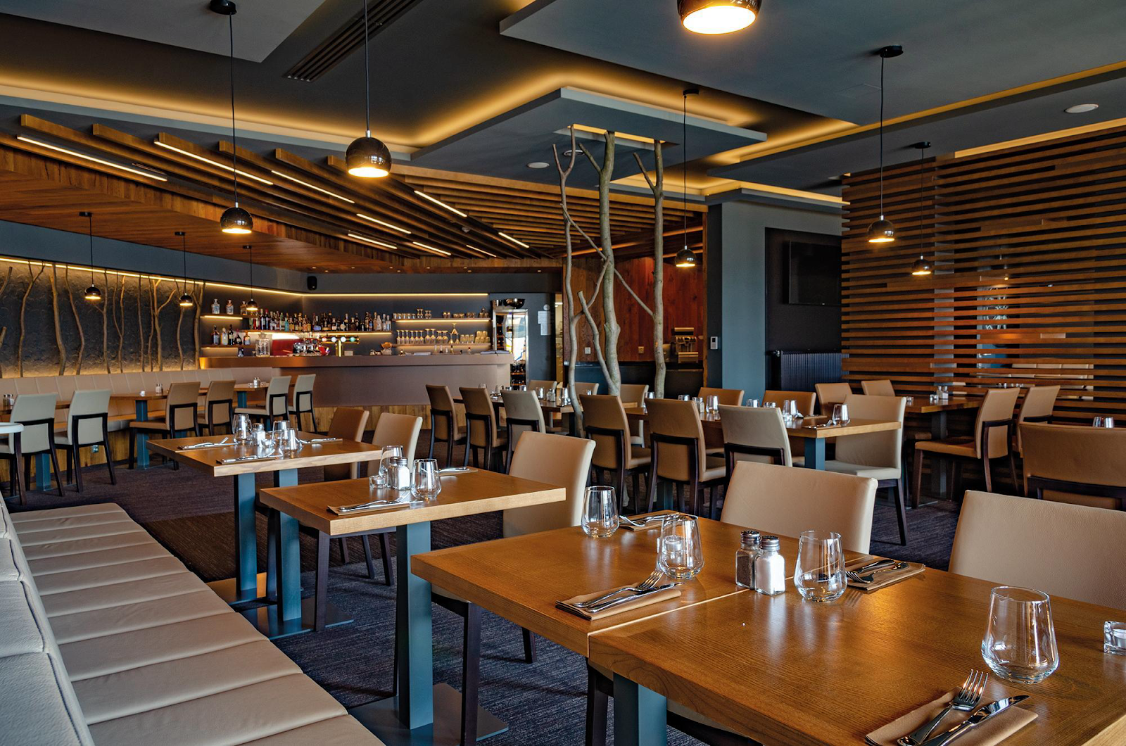 D1 Hotel & Restaurant