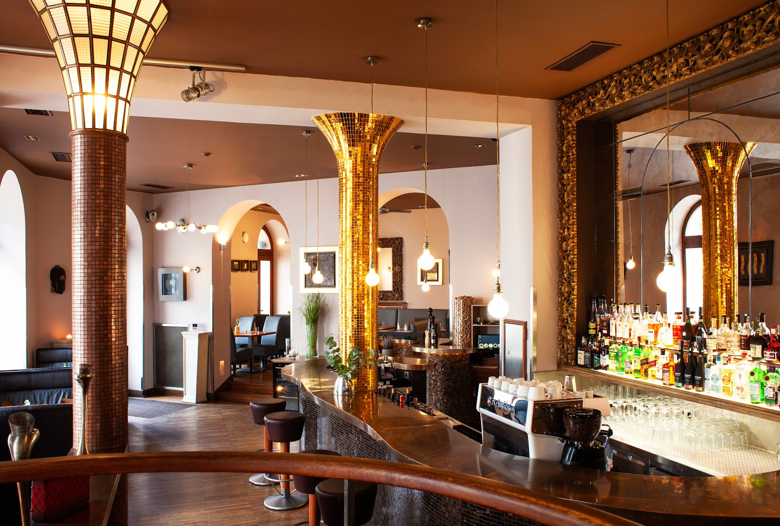 Restaurant Goldie / Boutique hotel Nautilus